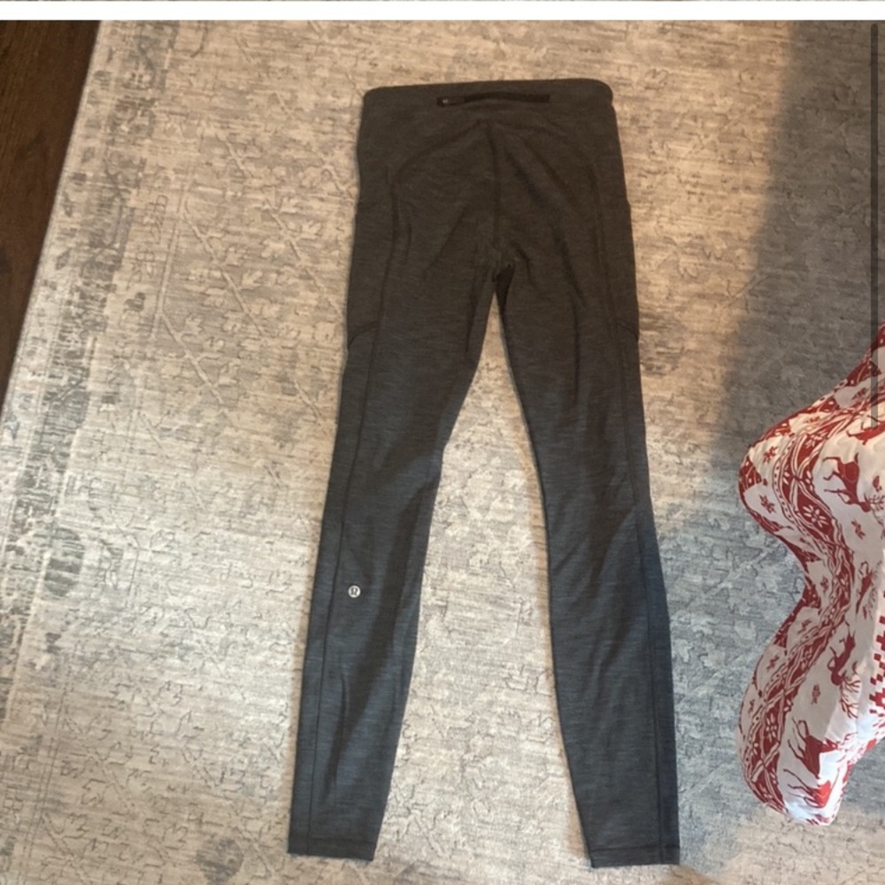 Lululemon Power Through High Rise 28 inch leggings size 4